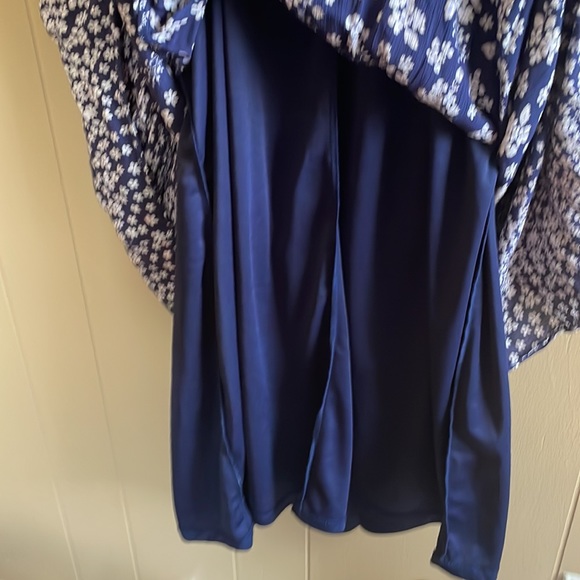 Old Navy Long Sleeved Empire Style Navy and White Floral Dress - Picture 8 of 9